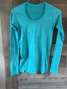 Women’s Long-Sleeve Seamless Active Top in Teal
